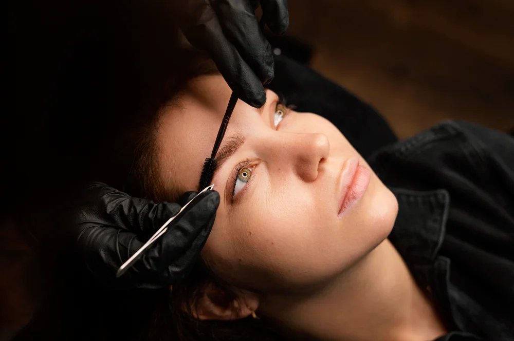 Read more about the article How to Get Rid of Eyebrow Dandruff? A Complete Guide