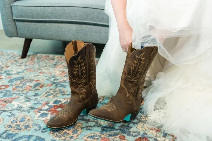 Read more about the article How to Style Cowboy Boots for Women: A Modern Guide That Actually Works