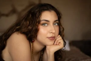 Read more about the article How to Have a Glow Up Without Makeup: Real, Lasting Ways to Transform Your Look and Confidence