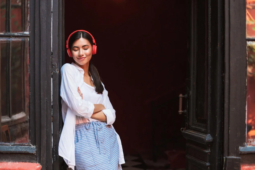 Feminine modest dressing