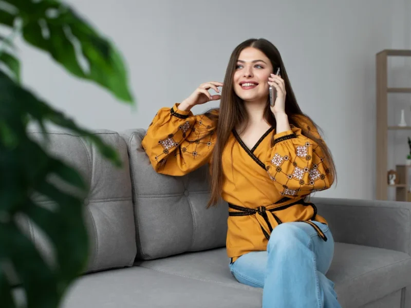 How to dress soft and feminine at home