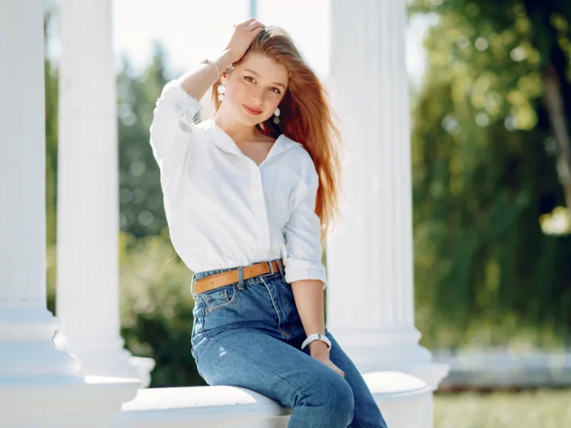 what shoes to wear with mom jeans