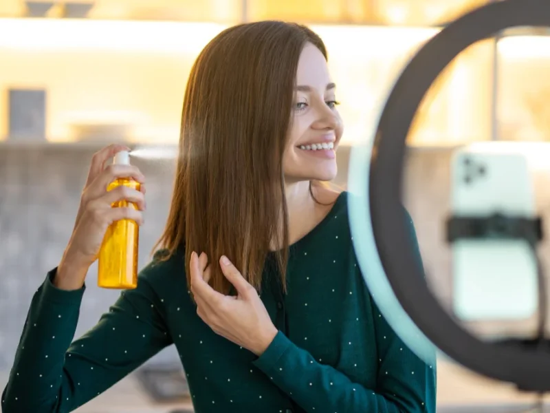 what does sea salt spray do to wavy hair